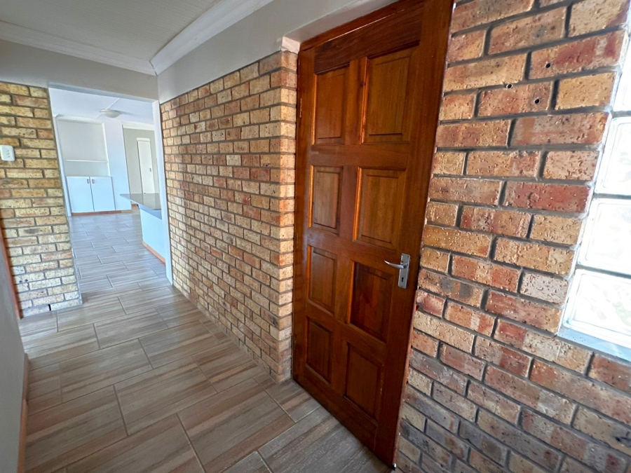 3 Bedroom Property for Sale in Wavecrest Eastern Cape